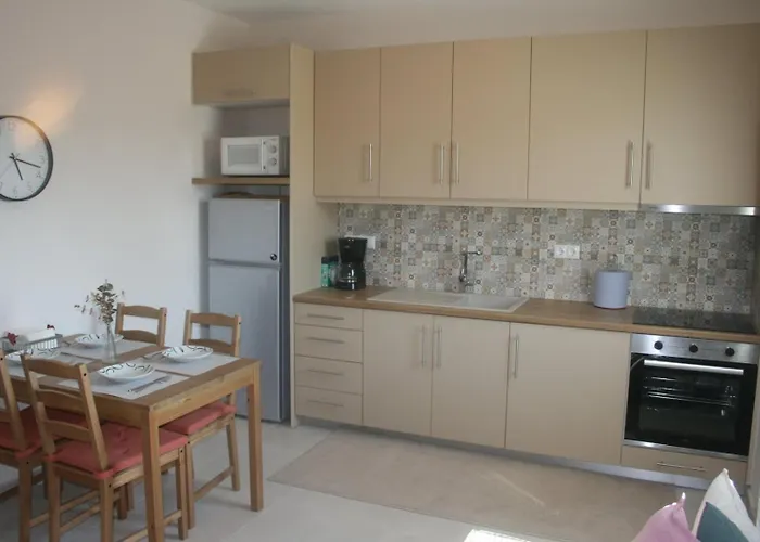 Ellie's Guesthouse, Apartment *