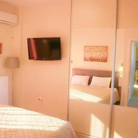 Ellie's Guesthouse, Nafplio Апартаменты *