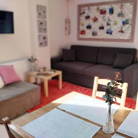 Ellie's Guesthouse, Nafplio * Aria