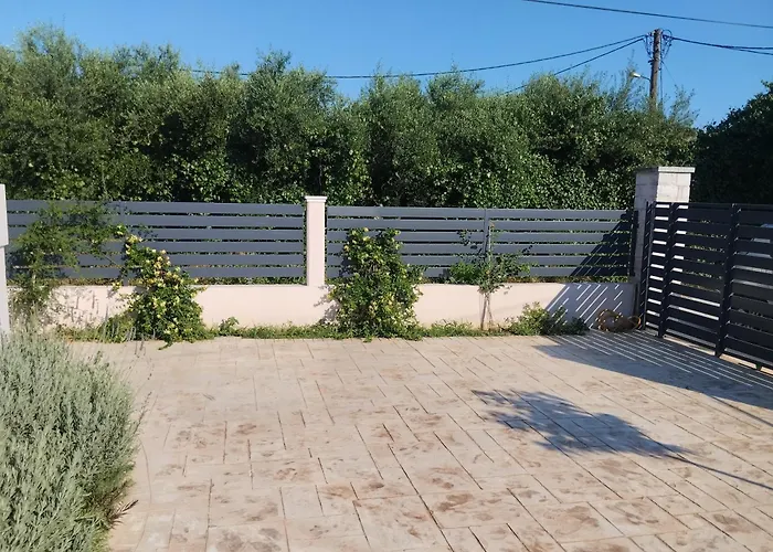 Ellie's Guesthouse, 아파트